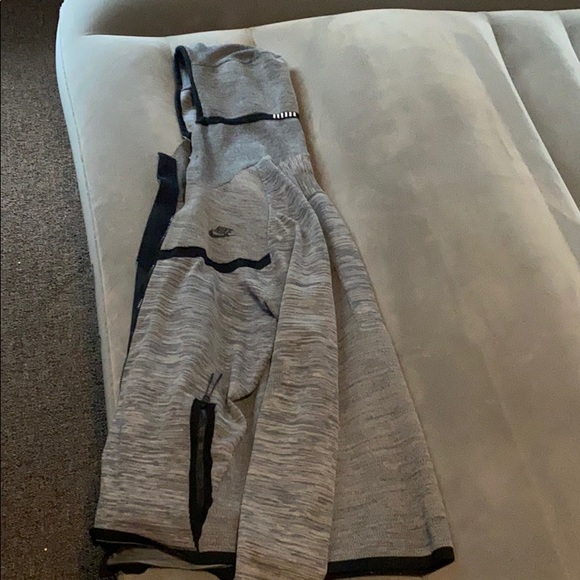 Sweater - Picture 2 of 4